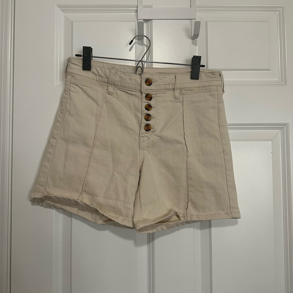 Anthropologie Pilcro Slim Boyfriend High Rise Button Fly Cream Jean Shorts